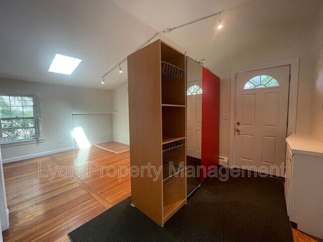 Building Photo - 825 Chalkstone Ave