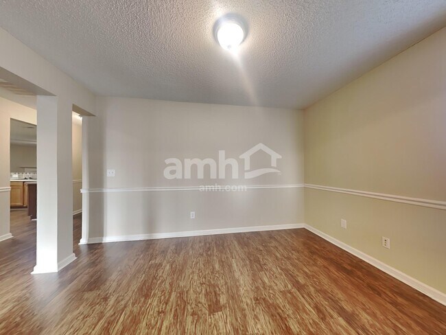 Foto del edificio - 5146 Torrey Ln