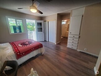 Building Photo - 1065 Lomita Blvd
