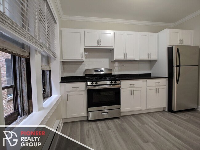 Foto del edificio - 839 W Cornelia Ave