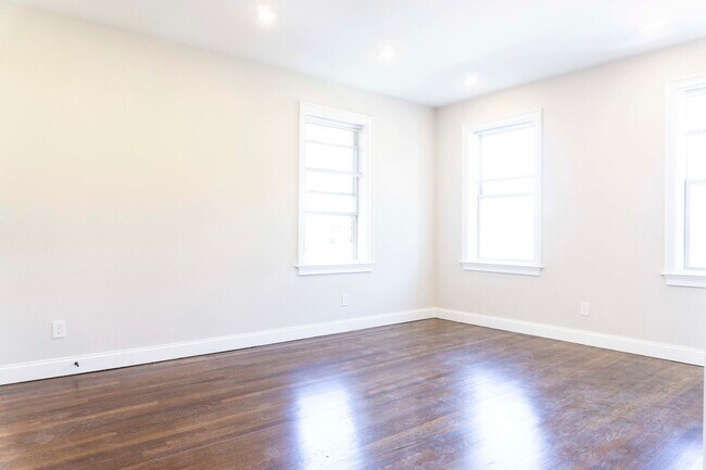 Photo - 2017 Commonwealth Ave. Apartment