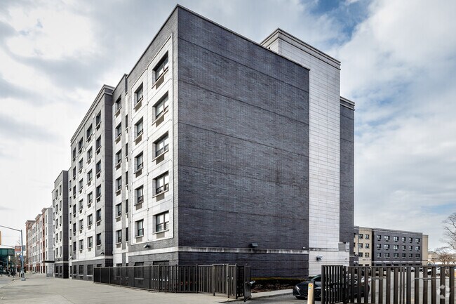 Foto del edificio - 12911 Jamaica Ave