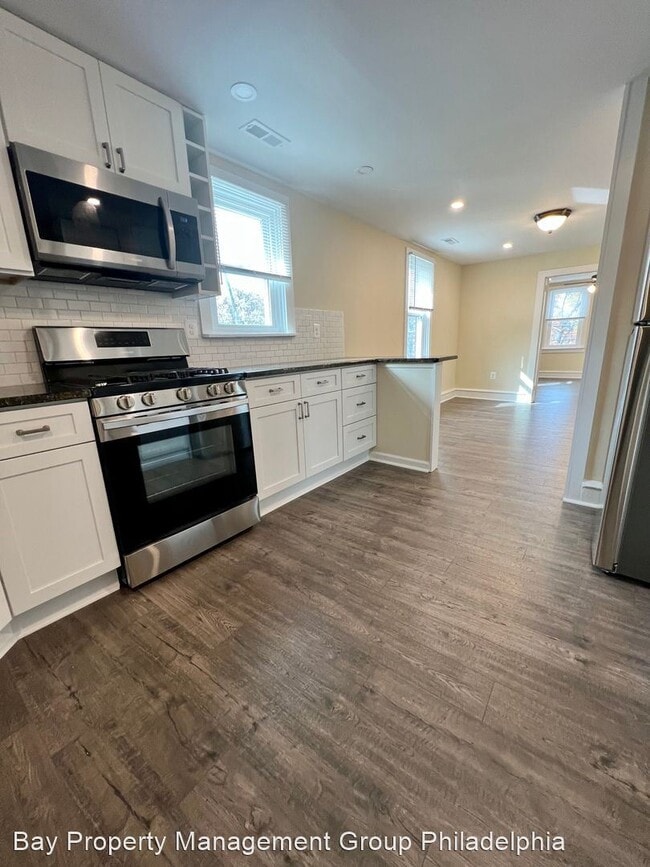 Building Photo - 2 br, 1 bath House - 3950 Mary St Unit 2
