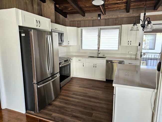 Building Photo - 4 bed, 2.5 bath single family house, Liliha neighborhood.