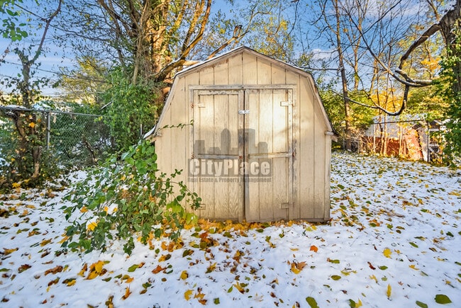 Building Photo - 3721 Kinnear Ave