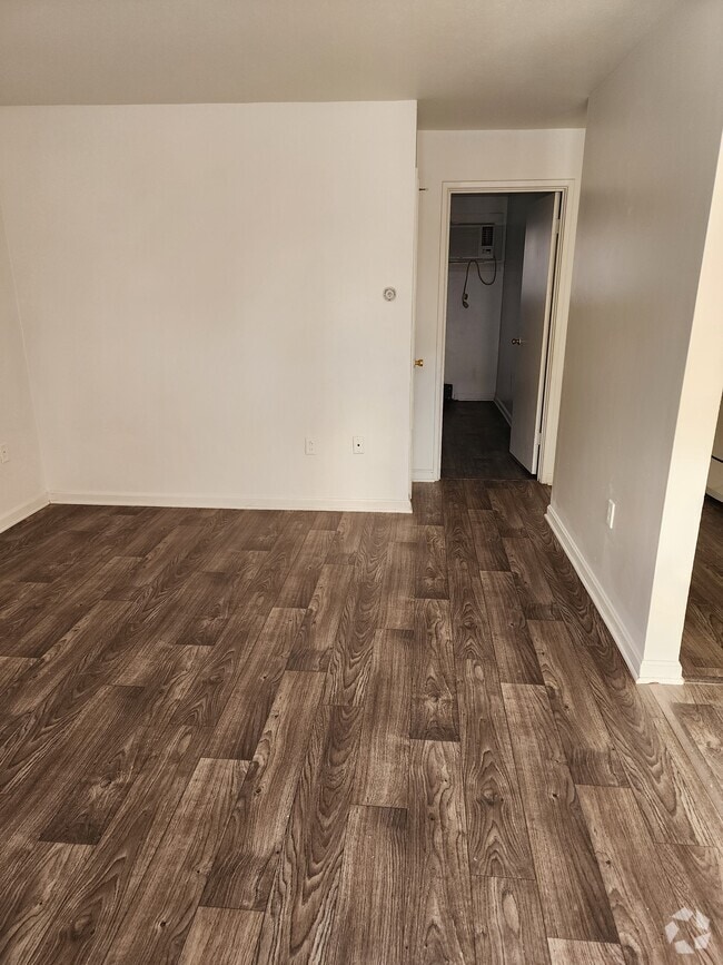 Apartments for Rent in 40216