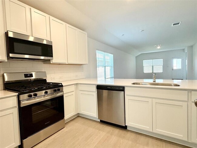 Building Photo - 113 Imola St