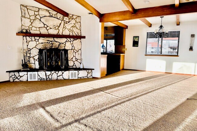 Foto del edificio - 695 Ketch Ct