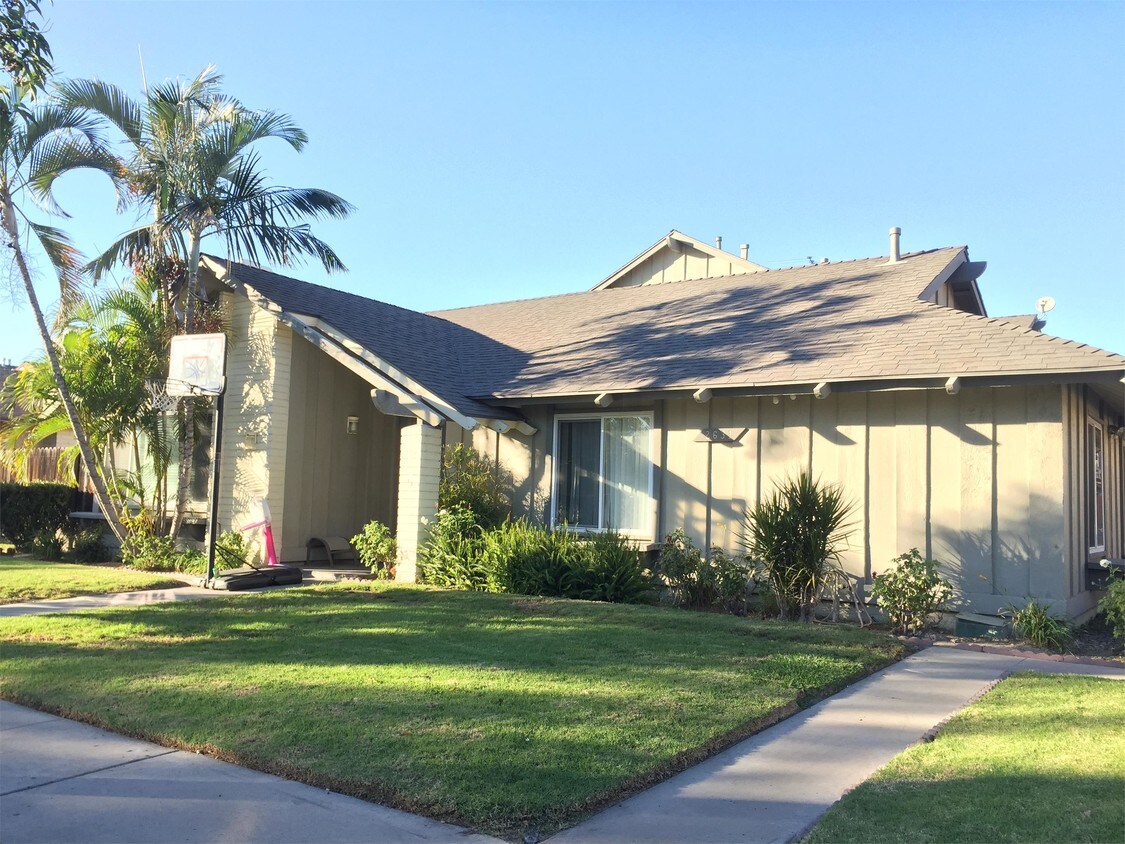 Foto principal - 2631 W Orion Ave