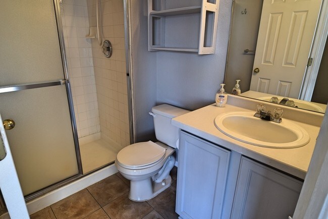 Building Photo - Beautiful home with newly finished basement!