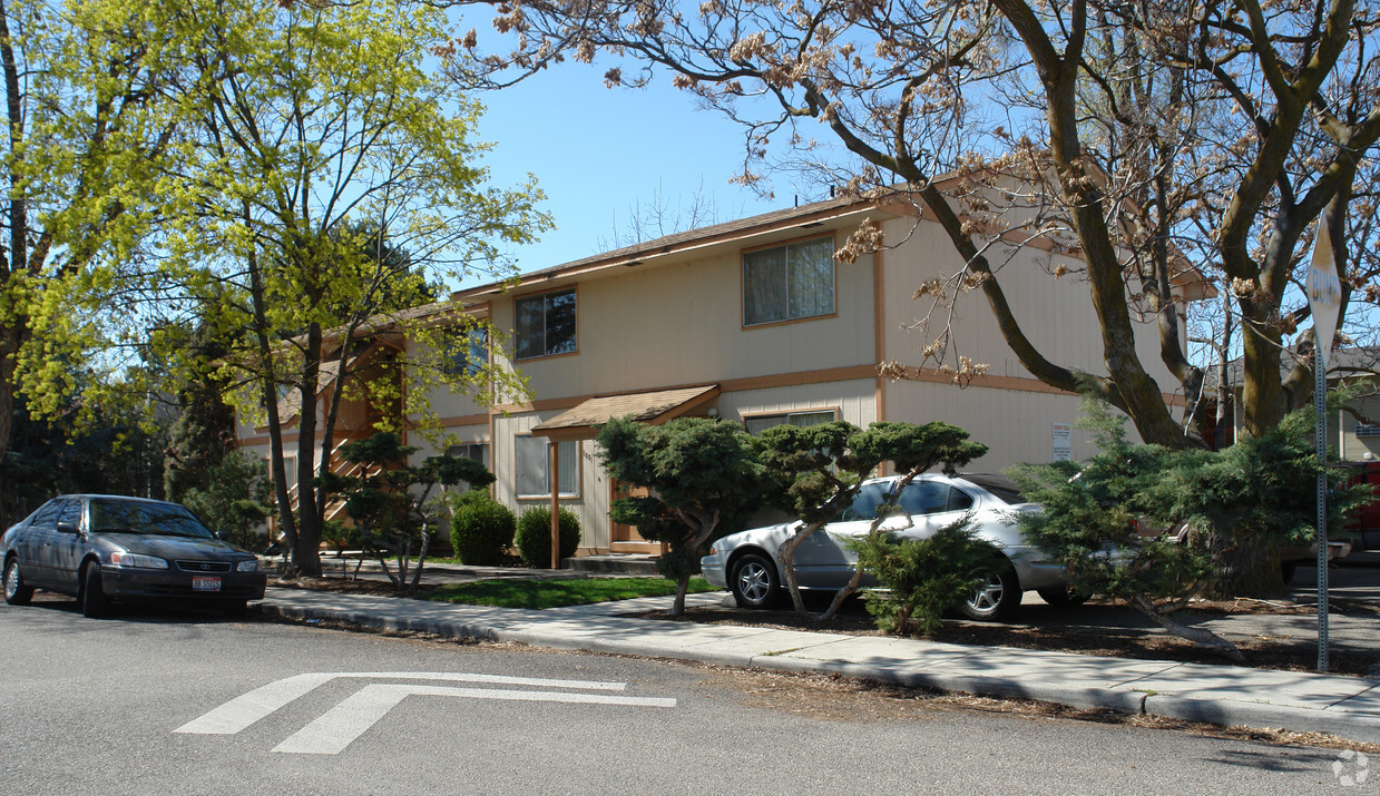 Foto principal - 1079-1085 S Leadville Ave