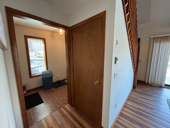 Building Photo - 31 Wicwood Shores Rd