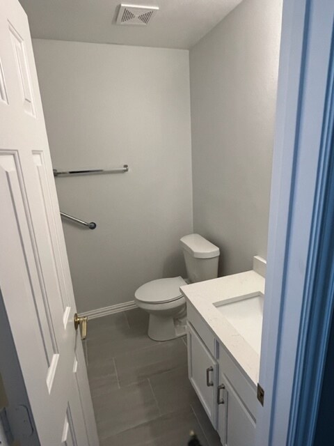 Bathroom 1 - 505 Barnes St