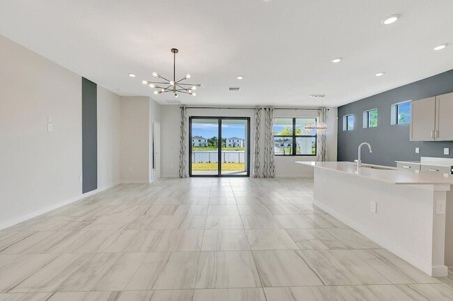 Foto del edificio - 6007 SE Sky Blue Cir