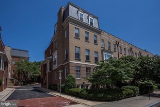 Building Photo - 2409 20th St NW