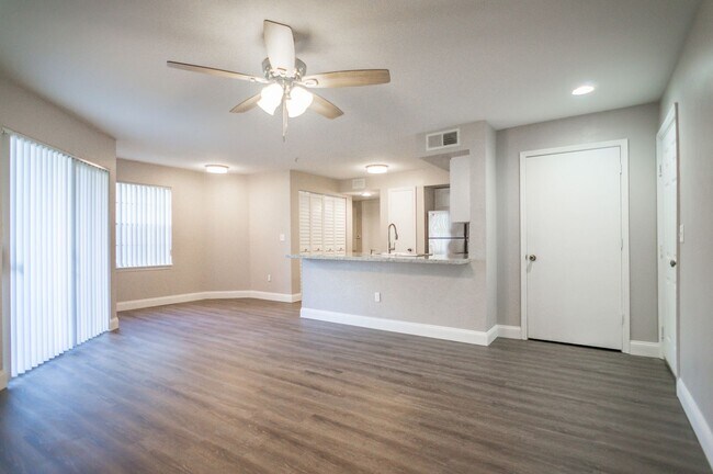 Foto del edificio - 7280 Westpointe Blvd