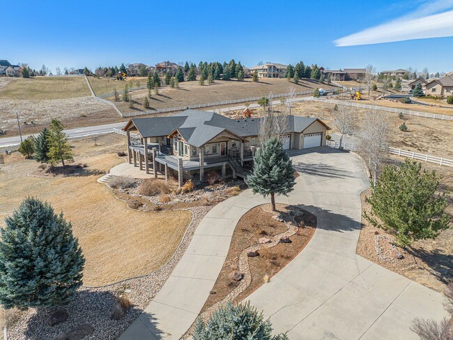 Building Photo - Stunning Custom Home in Hilltop Estates