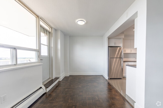 2BR, 1BA - Dining Room - Caravelle Court