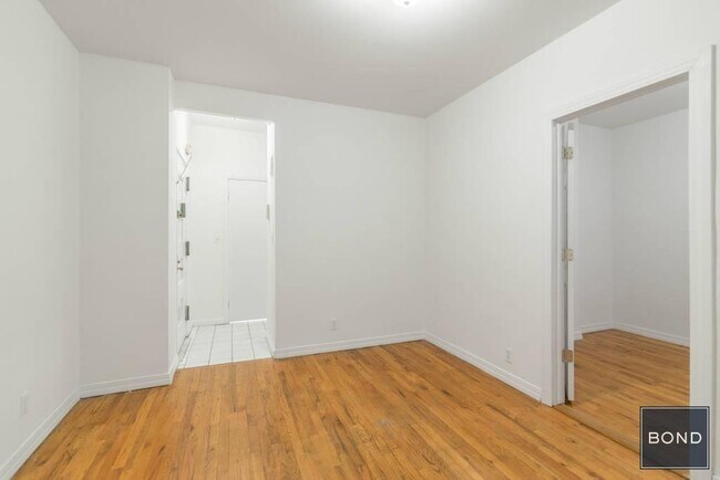 Foto del edificio - 419 E 73rd St