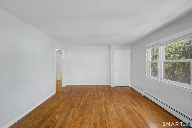 Building Photo - 22 Treat Ave