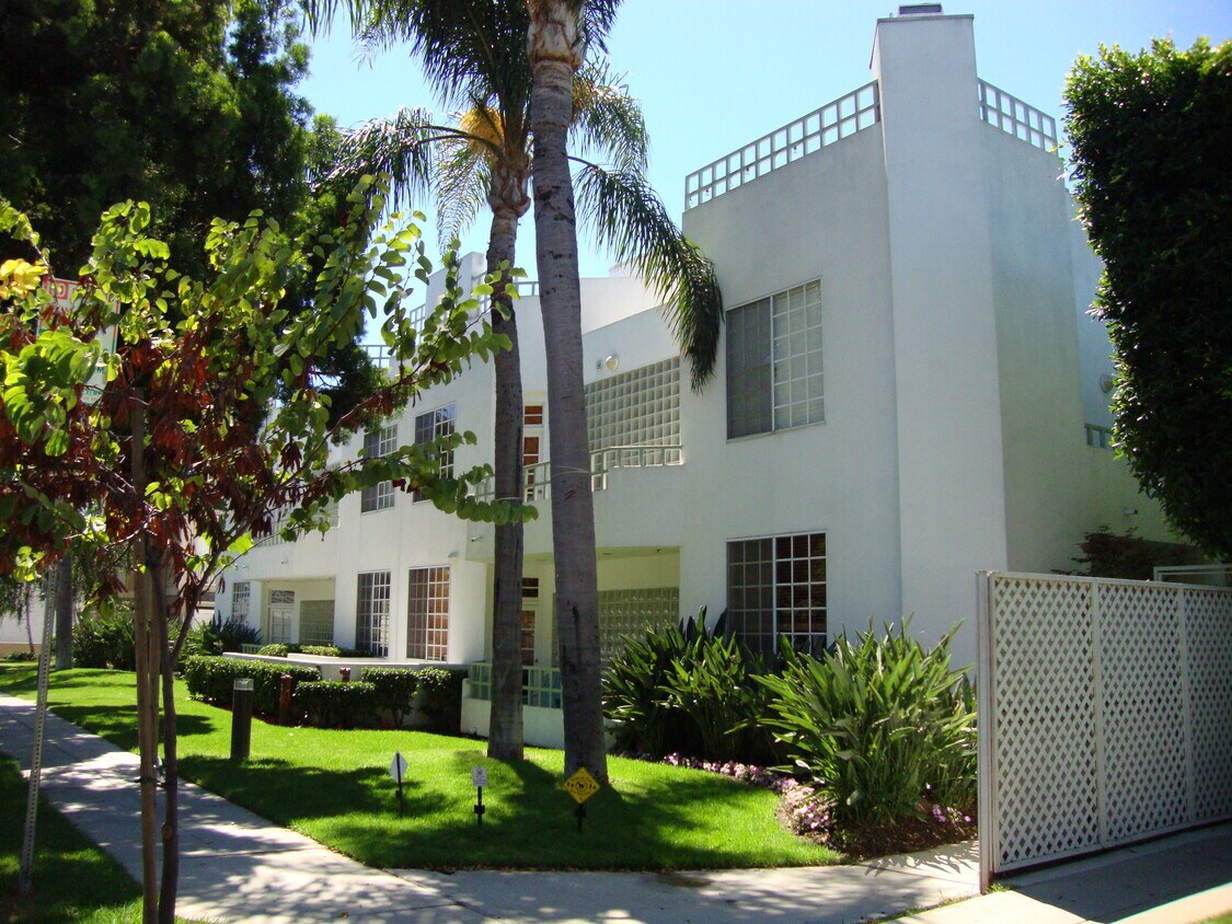 Foto principal - 1330 Stanford St