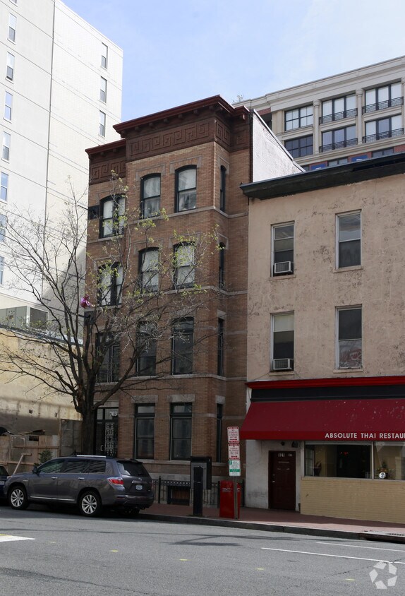 Foto del edificio - 703 6th St NW