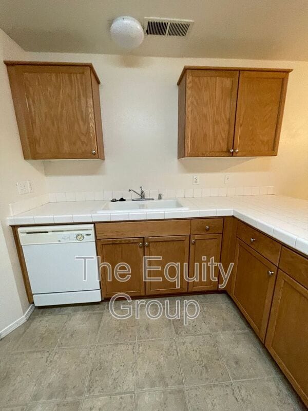 Building Photo - 4349 W Walnut Ave