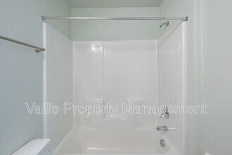 Building Photo - 13001 S Crompton Lane