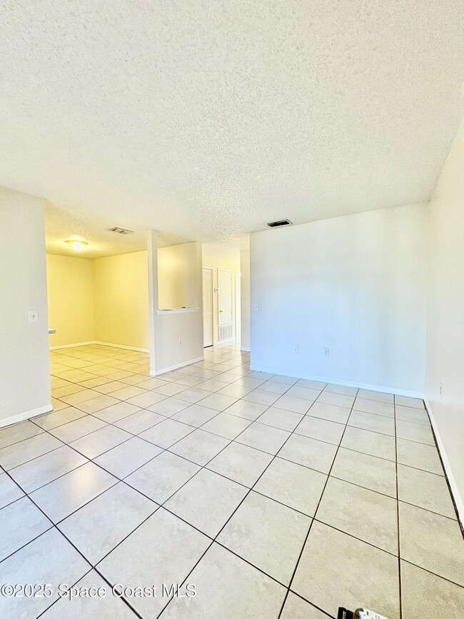 Building Photo - 110 Summer Pl