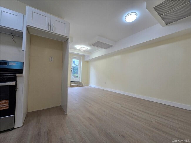 Building Photo - 32-64 45th St