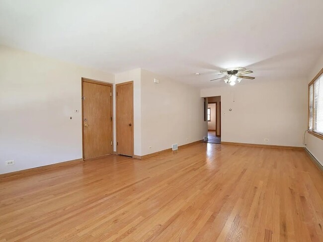 Building Photo - 2915 N Austin Ave