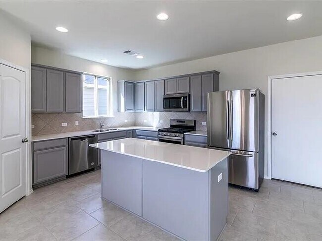 Foto del edificio - 1525 Cliffbrake Wy