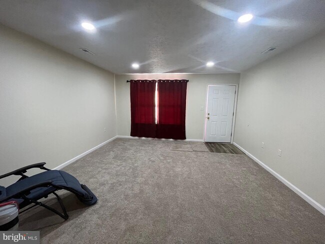 Building Photo - 176 Margate Dr