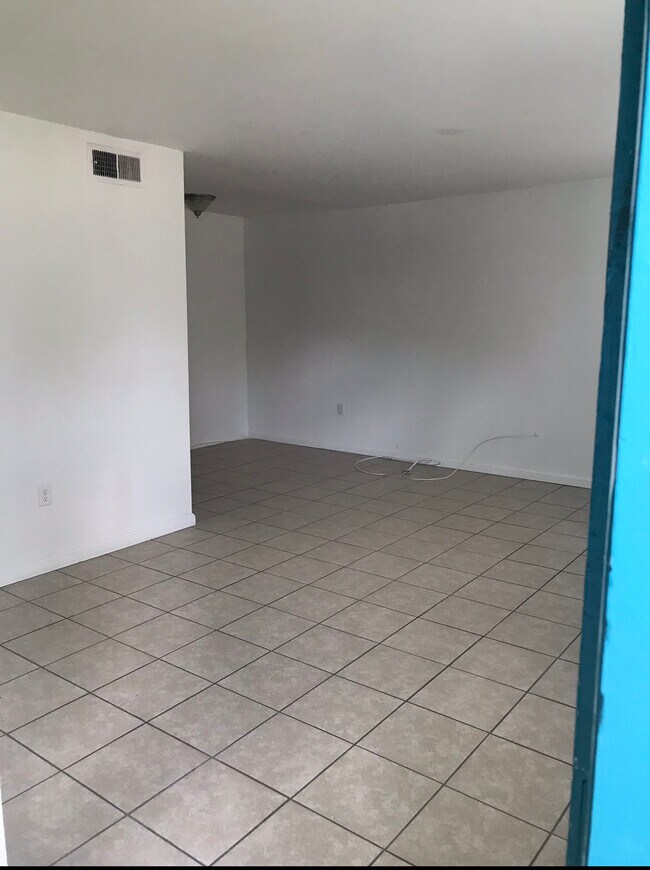 Building Photo - 1157 Monet Dr
