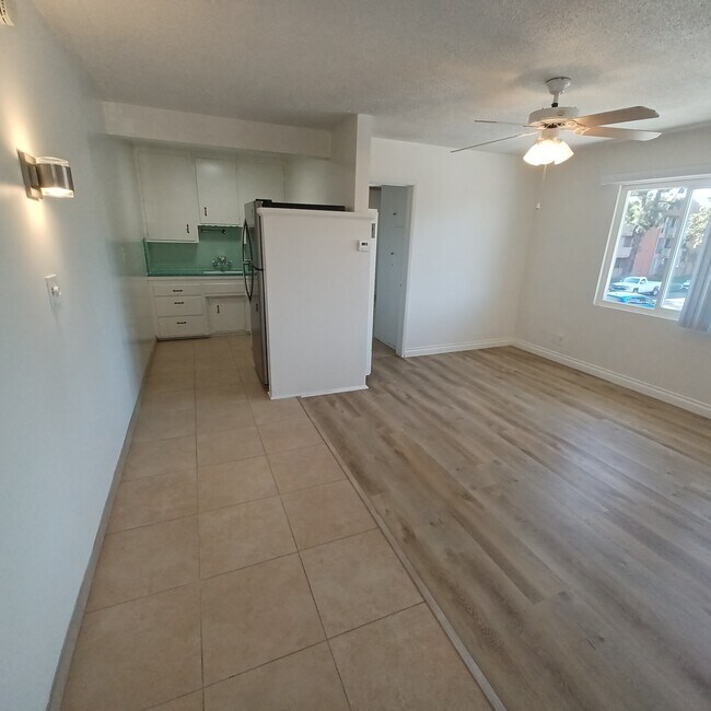 Foto del edificio - 1321 W North St