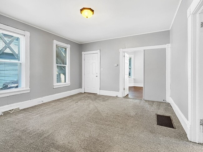 Foto del edificio - 828 9th St NW