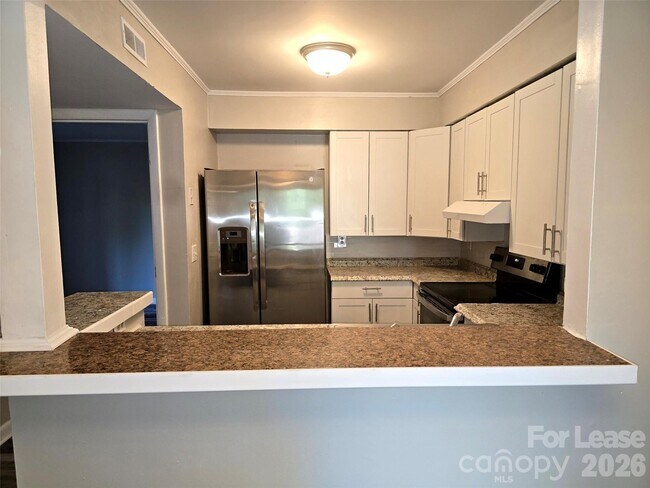 Foto del edificio - 4608 Sharon Chase Dr