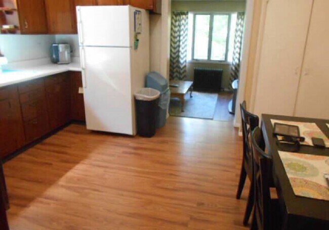 Foto del edificio - 130 Ridgeway St