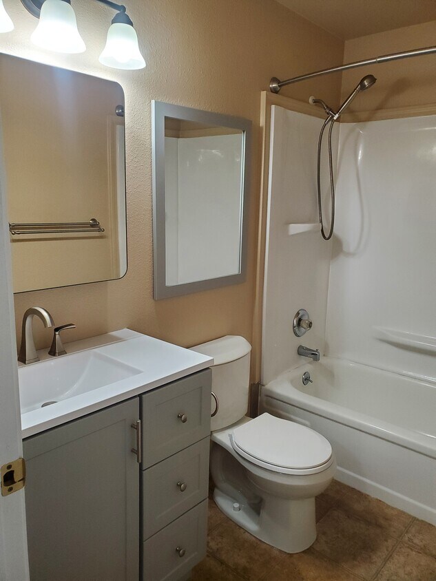 105 Cowan Ct, Longview, WA 98632 Townhome Rentals in Longview WA