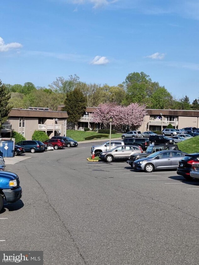 Foto principal - 8500 Barrington Ct