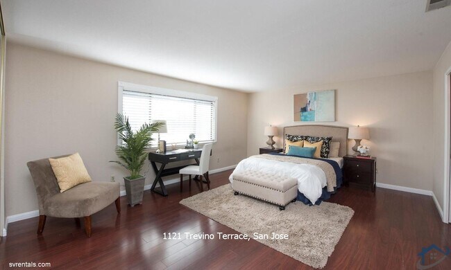 Building Photo - 1121 Trevino Terrace