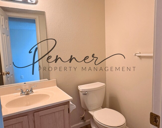 Foto del edificio - 4616 NE Whispering Winds Dr