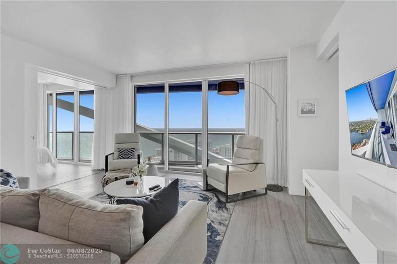 Primary Photo - 3101 Bayshore Dr