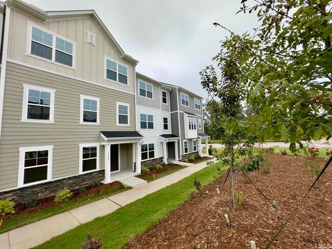 Building Photo - 3104 Brellon Ln
