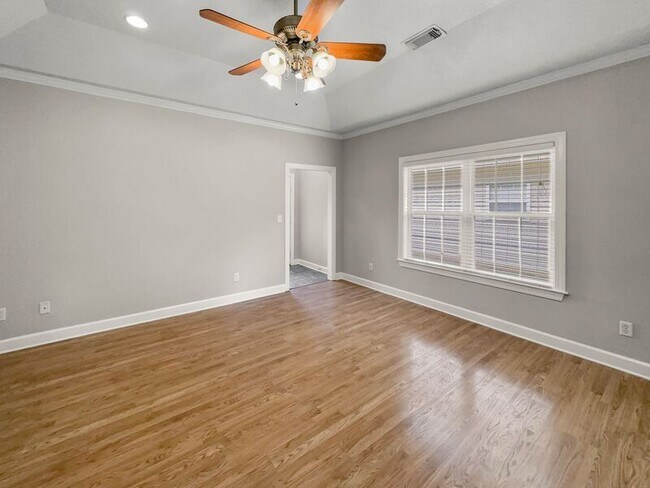 Foto del edificio - 1651 Spencer Dr