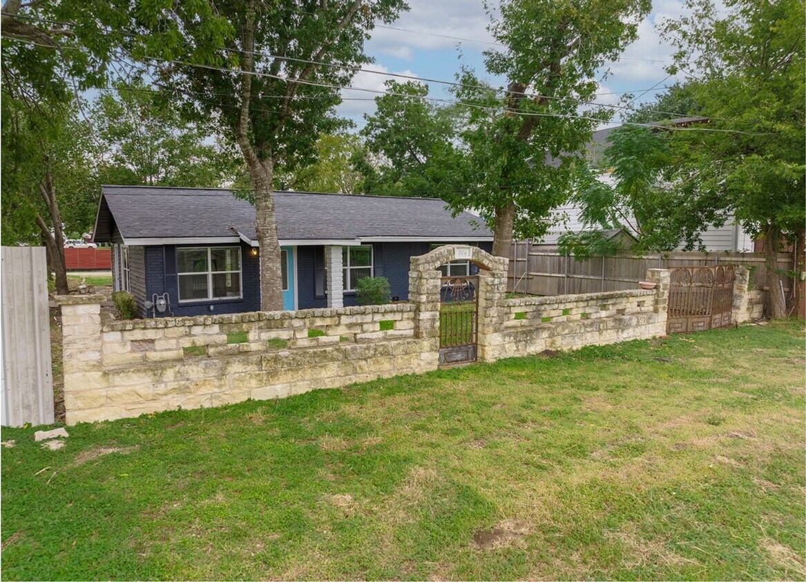 Foto principal - Beautiful 3 bedroom, 2 bathroom House