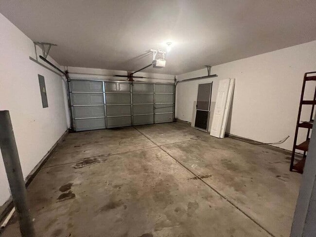 Building Photo - 1666 Mossberg Dr