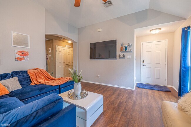 Building Photo - 4 br, 2 bath House - 5244 Sagewood Dr
