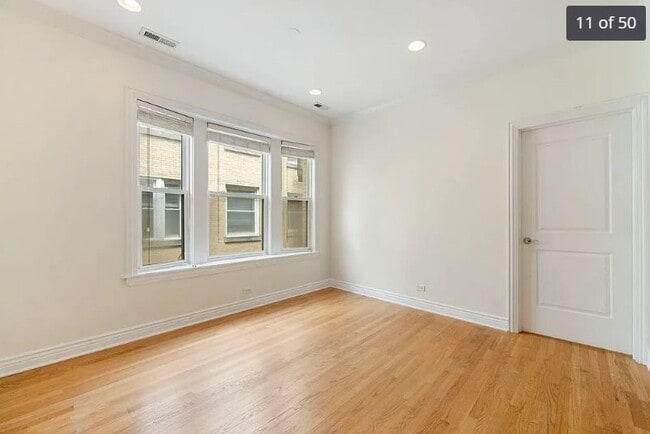 Building Photo - 2555 N Clark St