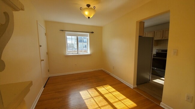Dining room - 1300 Broad St